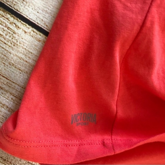 NWT Victoria Secret Sport Tank - Picture 4 of 4